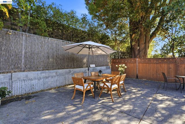 2748 Cryer St, Hayward, CA 94545