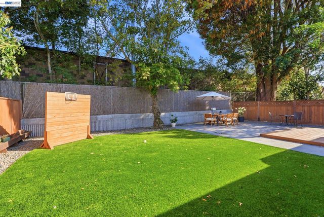2748 Cryer St, Hayward, CA 94545