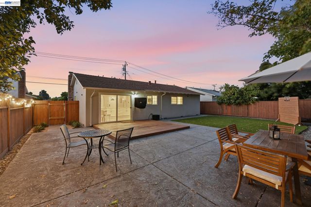 2748 Cryer St, Hayward, CA 94545