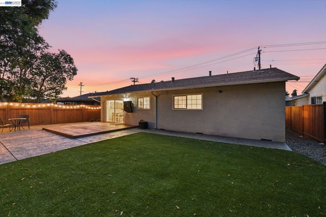 2748 Cryer St, Hayward, CA 94545