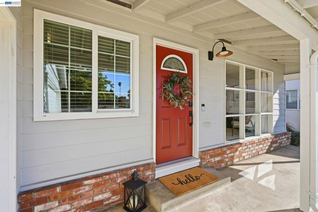 2748 Cryer St, Hayward, CA 94545