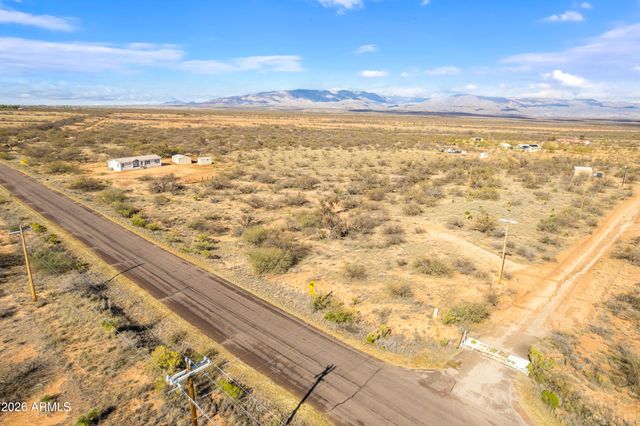232 N WILDCAT Place, Benson, AZ 85602