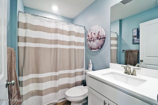 16 Baybreeze Drive, Waretown, NJ 08758