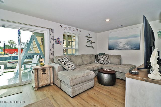 16 Baybreeze Drive, Waretown, NJ 08758
