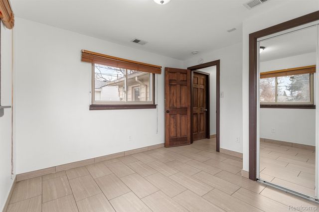 5939 Robindale Avenue, Dearborn Heights, MI 48127