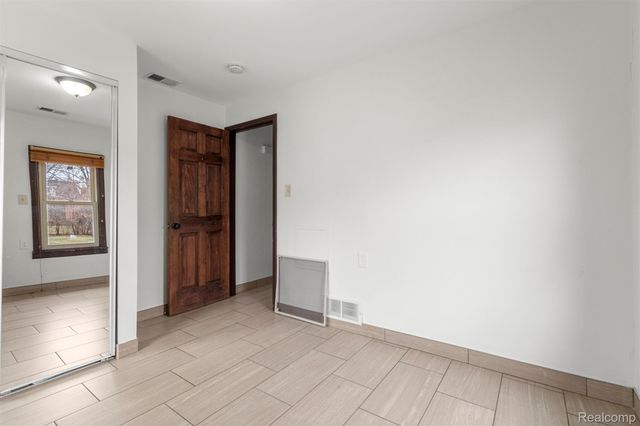 5939 Robindale Avenue, Dearborn Heights, MI 48127