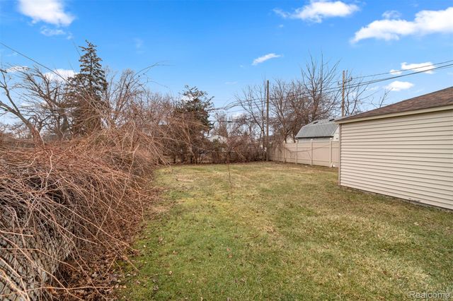 5939 Robindale Avenue, Dearborn Heights, MI 48127