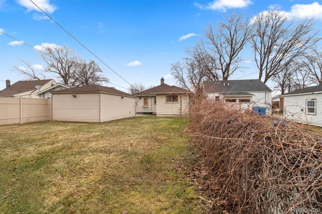 5939 Robindale Avenue, Dearborn Heights, MI 48127