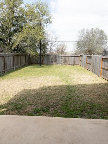 3986 Avenue B, Brookshire, TX 77423