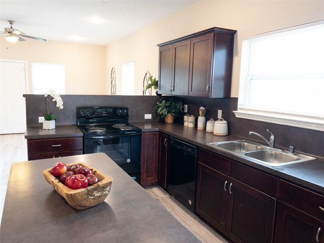 3986 Avenue B, Brookshire, TX 77423