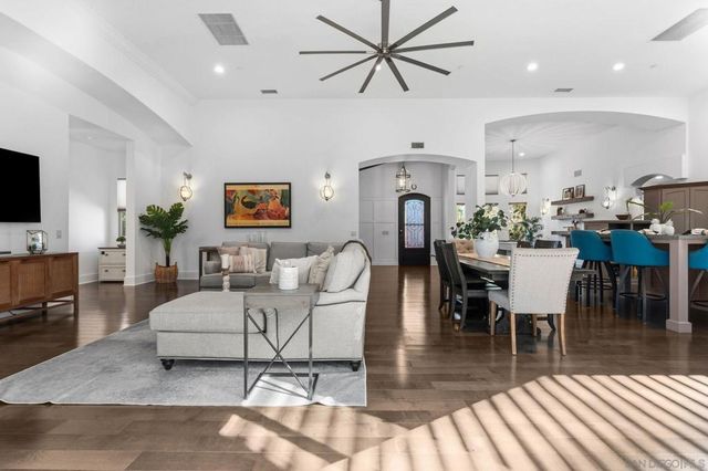 18375 Bernardo Trails Ct, San Diego, CA 92128