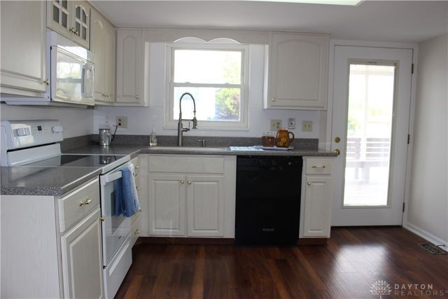 7031 Union Schoolhouse Road, Riverside, OH 45424