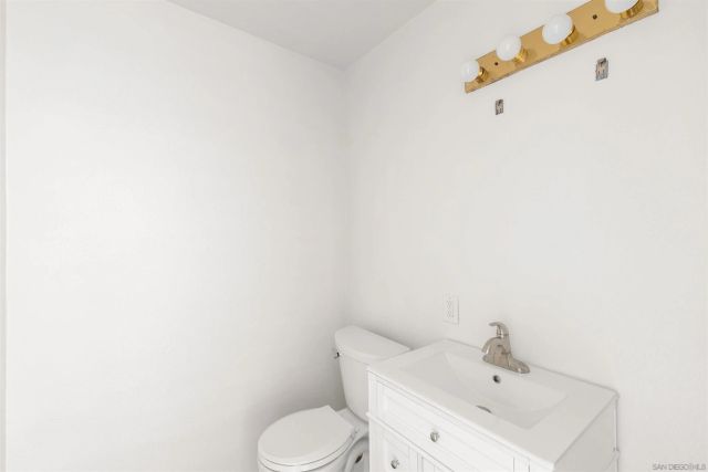 6040 Dirac St, San Diego, CA 92122