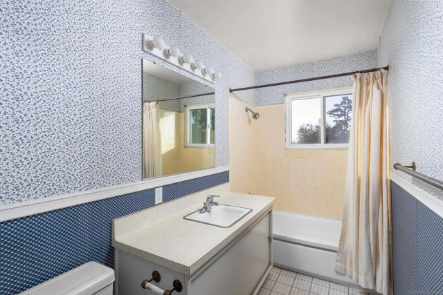 6040 Dirac St, San Diego, CA 92122