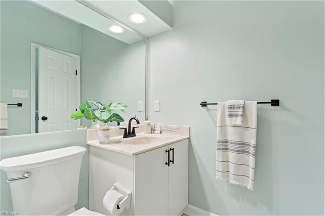 2312 Beach Haven Dr Apt 103, Virginia Beach, VA 23451