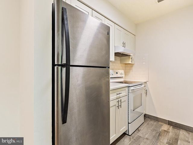 2010 RAVENS CREST, Plainsboro, NJ 08536