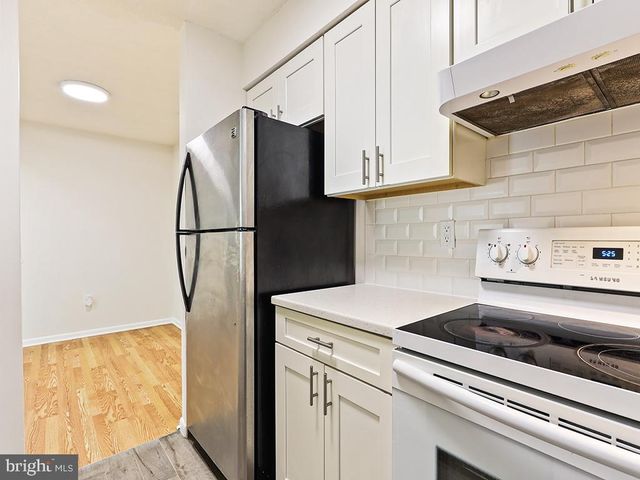 2010 RAVENS CREST, Plainsboro, NJ 08536