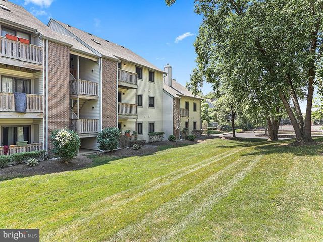 2010 RAVENS CREST, Plainsboro, NJ 08536