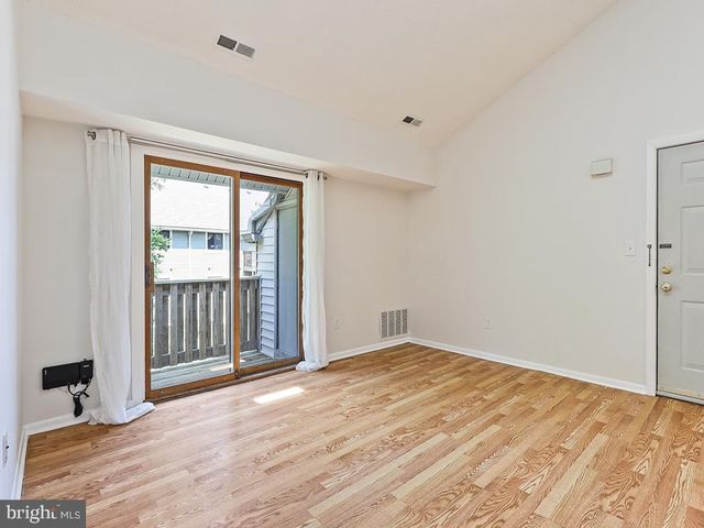 2010 RAVENS CREST, Plainsboro, NJ 08536