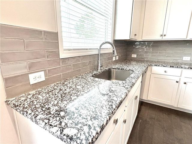 6085 Bay Point Cove, Flowery Branch, GA 30542