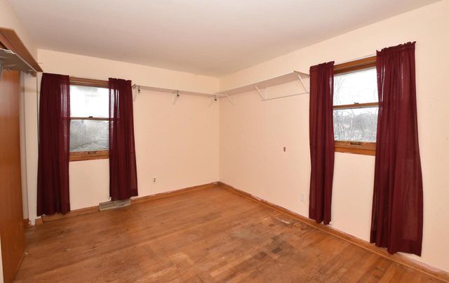 1108 W Zedler LANE, Mequon, WI 53092