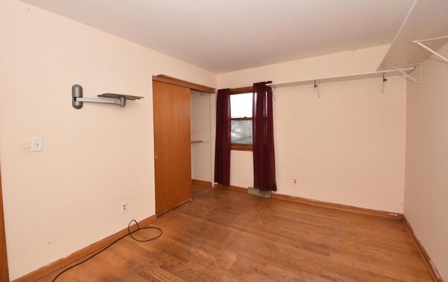 1108 W Zedler LANE, Mequon, WI 53092