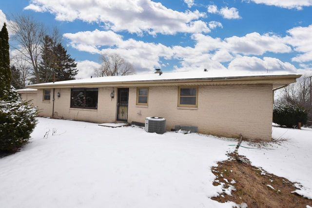 1108 W Zedler LANE, Mequon, WI 53092