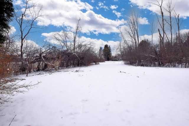 1108 W Zedler LANE, Mequon, WI 53092