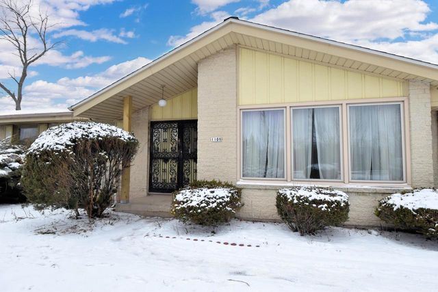 1108 W Zedler LANE, Mequon, WI 53092