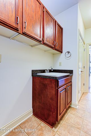 3311 Ridge Brook Cir, Louisville, KY 40245