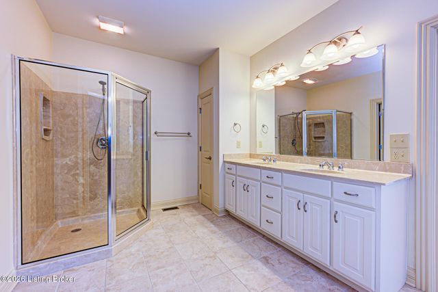 3311 Ridge Brook Cir, Louisville, KY 40245