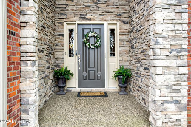 3311 Ridge Brook Cir, Louisville, KY 40245