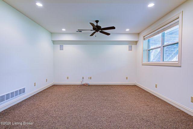 3311 Ridge Brook Cir, Louisville, KY 40245