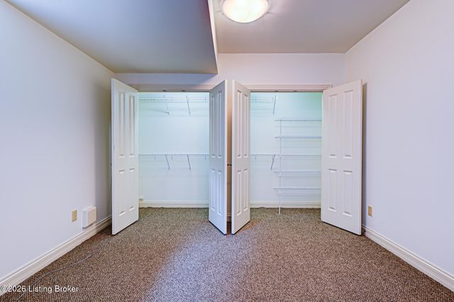 3311 Ridge Brook Cir, Louisville, KY 40245