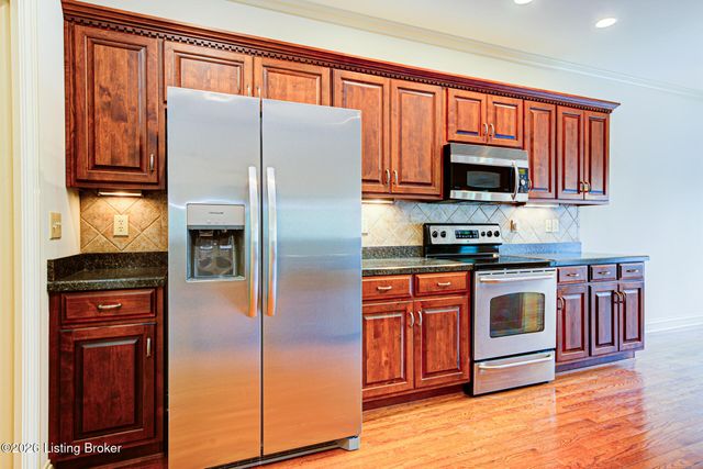 3311 Ridge Brook Cir, Louisville, KY 40245