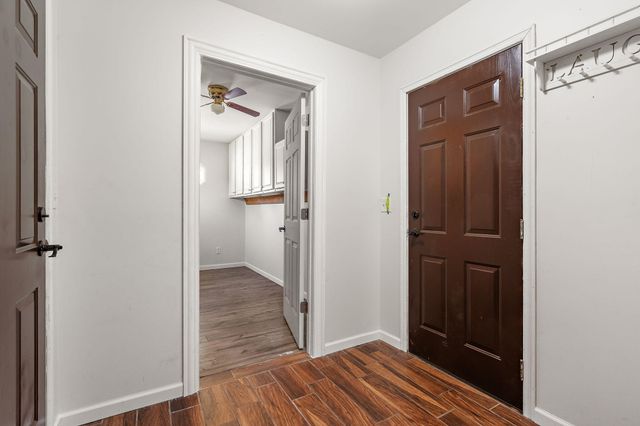 292 S 725 W, Hebron, IN 46341