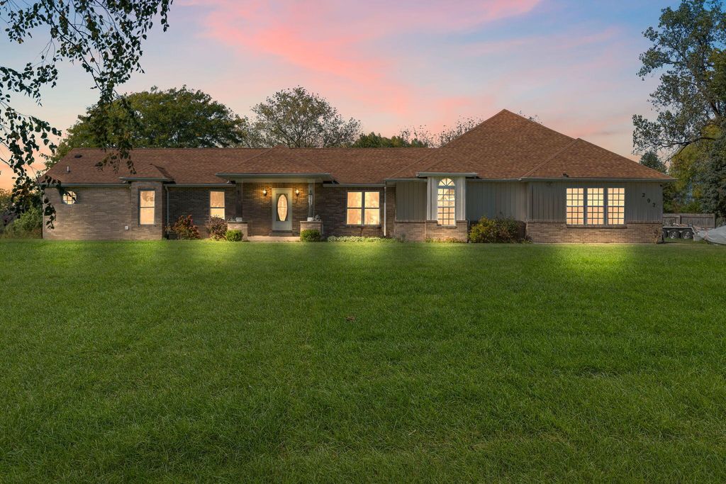 292 S 725 W, Hebron, IN 46341