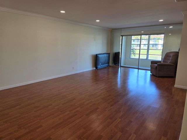 121 Lake Gloria Drive, West Palm Beach, FL 33411