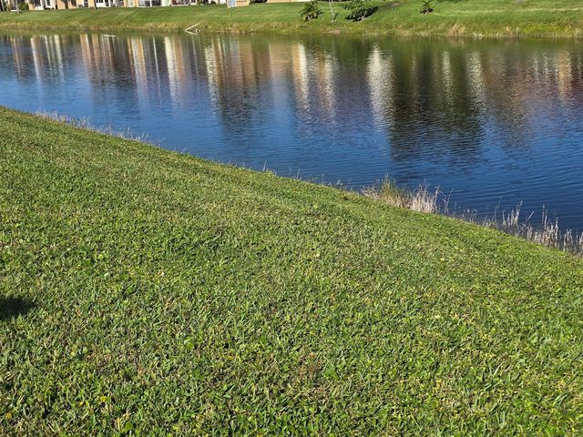 121 Lake Gloria Drive, West Palm Beach, FL 33411
