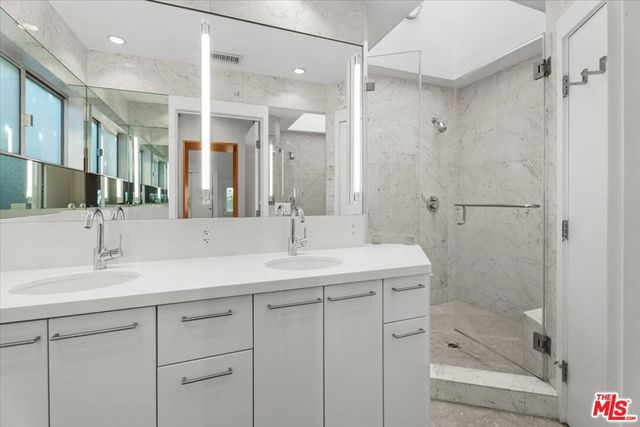 4031 Hollyline Avenue, Sherman Oaks, CA 91423