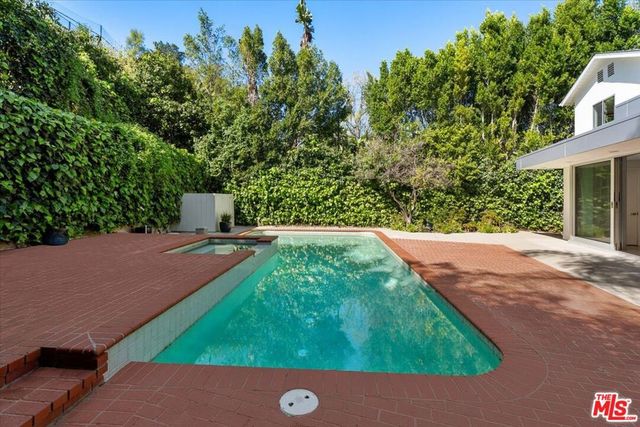4031 Hollyline Avenue, Sherman Oaks, CA 91423