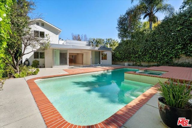 4031 Hollyline Avenue, Sherman Oaks, CA 91423