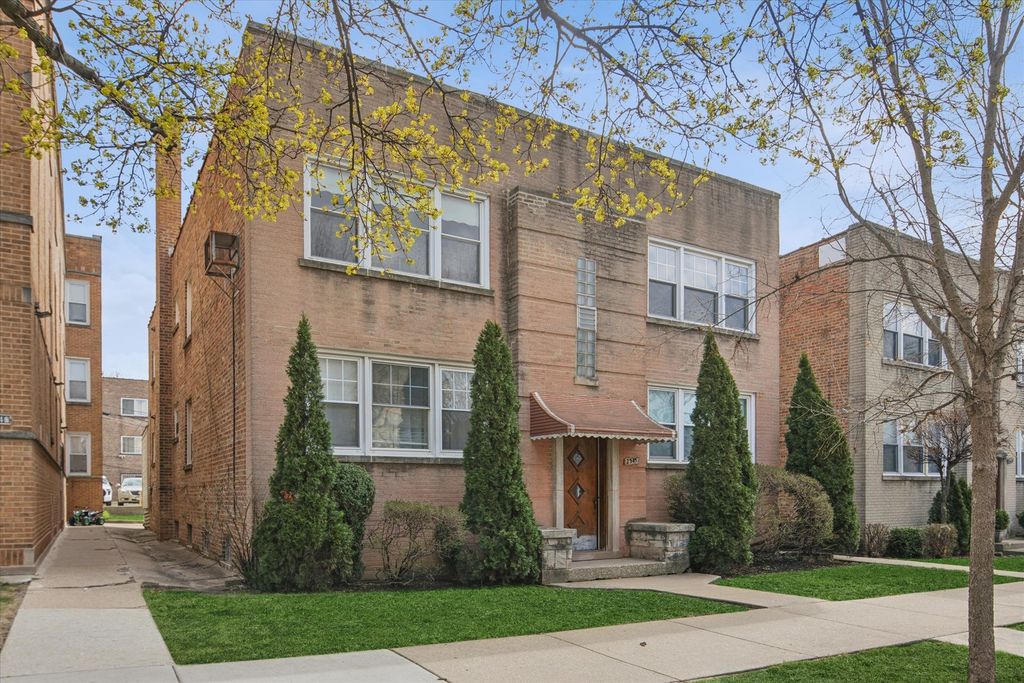 2545 W Summerdale Avenue 1E, Chicago, IL 60625