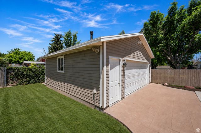 3786 W FAIRMOUNT CIR, West Jordan, UT 84084
