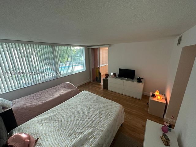 1680 NE 191st St 209-2, Miami, FL 33179