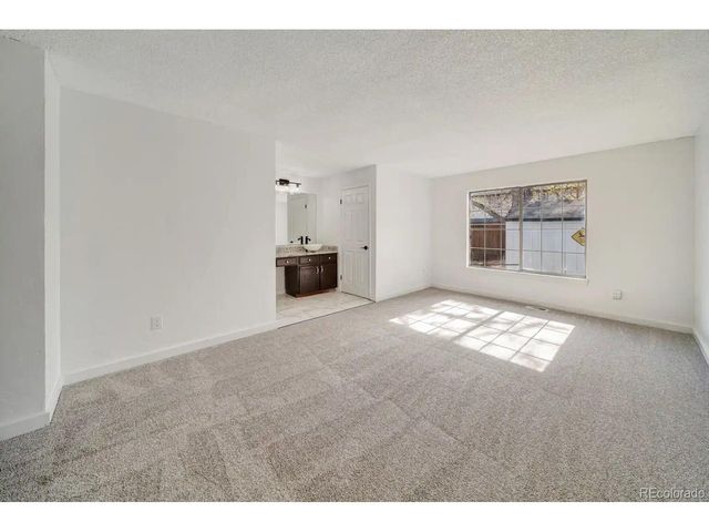 4666 Freeport Way, Denver, CO 80239