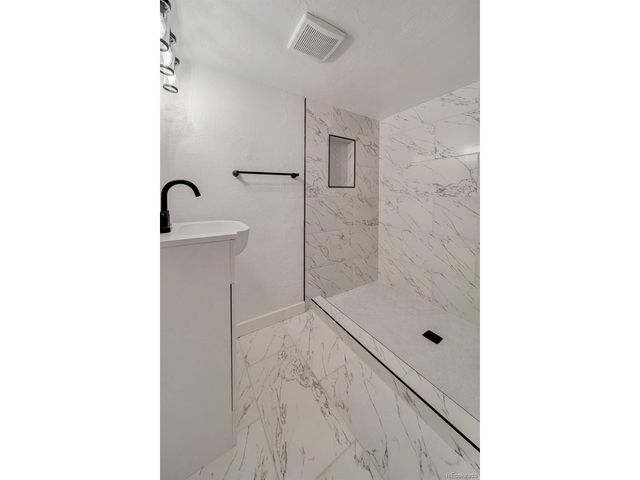 4666 Freeport Way, Denver, CO 80239