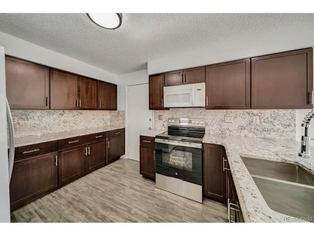4666 Freeport Way, Denver, CO 80239