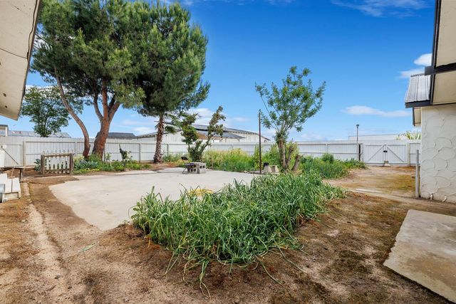 11171 Highway 145, Madera, CA 93637