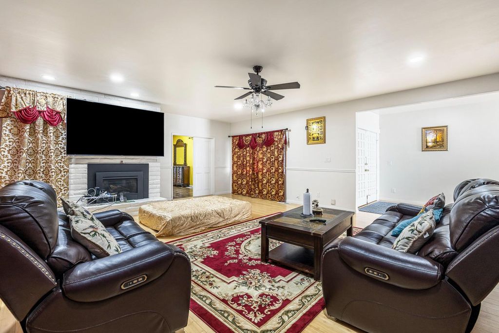 Image 12 of property listing at 11171 Highway 145, Madera, CA 93637
